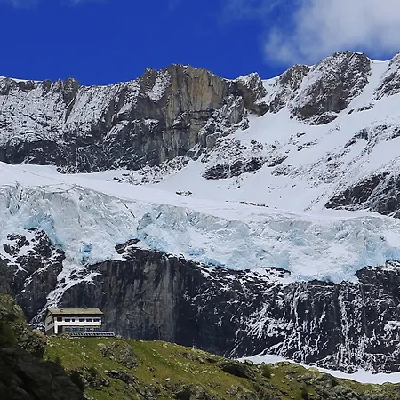 Rifugio Roberto Bignami Касподжо