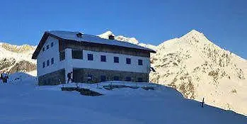 Отель Rifugio Roberto Bignami Касподжо